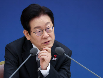 李 “정보유출 회사 망한다 생각 들게…과징금 높여야”