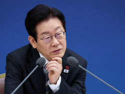 李 “정보유출 회사 망한다 생각 들게…과징금 높여야”