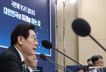 “공공임대 ‘싸구려’로 인식”…‘땅 장사 금지령’ 내린 李