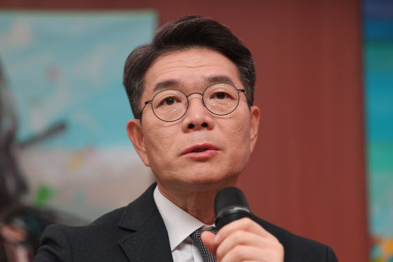 정원오, '모두의 카드' 환영...기후동행카드에는 "충분한 해답 아니야" - 뉴스 썸네일 이미지