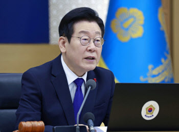 李대통령 “업무보고 생중계, 투명한 정책 검증·집단지성 모여야”