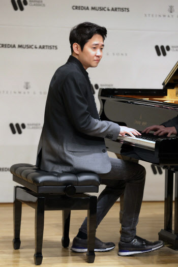 `극단선택 암시` 피아니스트 임동혁, 경찰 출동…"생명 지장 無"