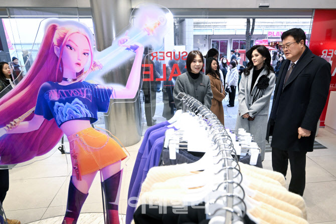 2026 코리아그랜드세일 현장 점검 나선 이부진 위원장                                                                                                                                                