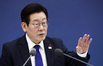 의협 "탈모, 건보 적용 우선순위 의문…암 등 중증질환에 써야"