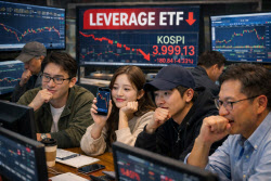 4000피 깨지자 레버리지 ‘줍줍’…개미들 “산타랠리는 온다”