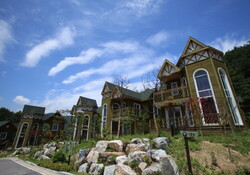 메리츠화재, 4000평 펜션 단돈 16억에 내놓은 사연[only 이데일리]