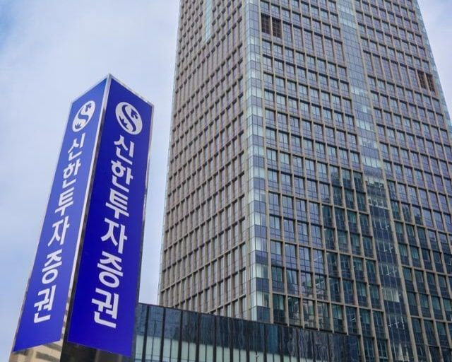 개미 10명 중 7명, 올해 주식으로 돈 벌었다…평균 912만원