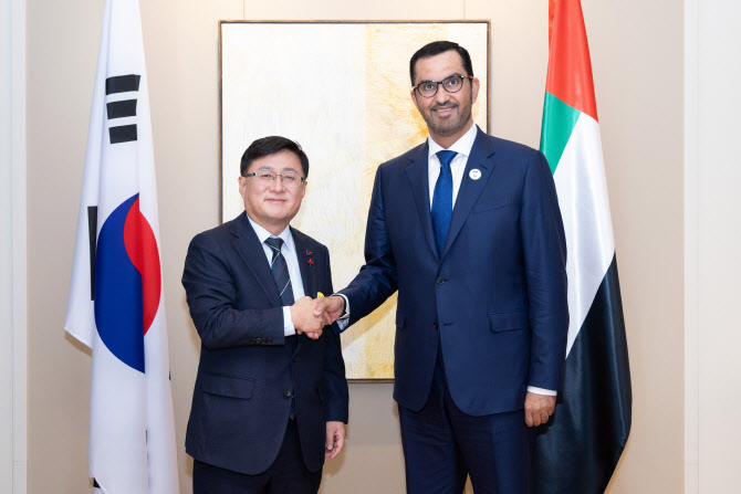 ‘최소 30조’ UAE 스타게이트 韓 참여 본격화…에너지·산업 투트랙 논의