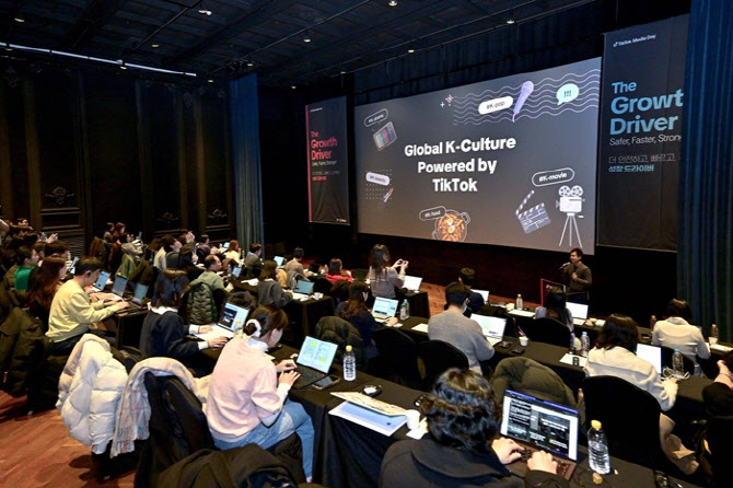 보는 순간 사게 만든다...틱톡의 소비 심리 공략