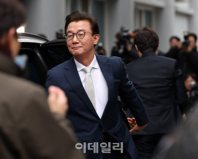  경찰청 도착하는 전재수 전 장관                                                                                                                                                                   