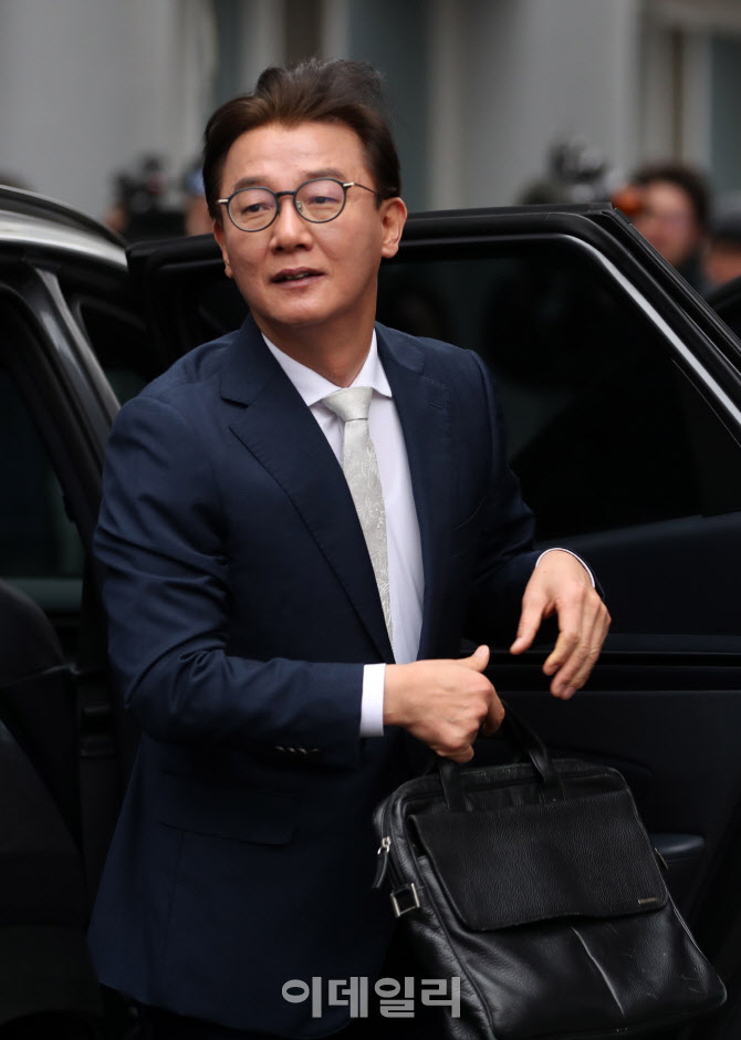  경찰청 도착하는 전재수 전 해양수산부 장관                                                                                                                                                        