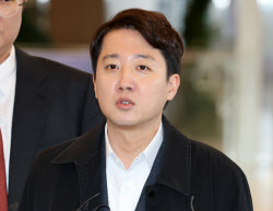 이준석, '공천개입' 혐의 특검 출석…“尹과 공범, 무리한 시도”