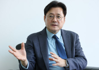 '서울시장' 출사표 홍익표 "지방자치 3.0 필요" [인터뷰]