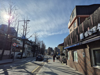 춘추관이 다시 열렸다...출근 첫날