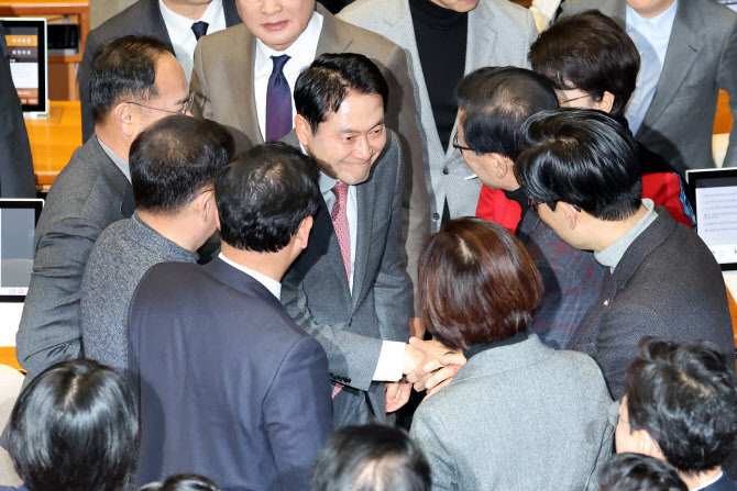  '내란재판부 설치법' 필리버스터 종료                                                                                                                                                    