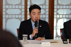 출마설에 거리 둔 강훈식 "대전·충남 통합 충분히 가능"