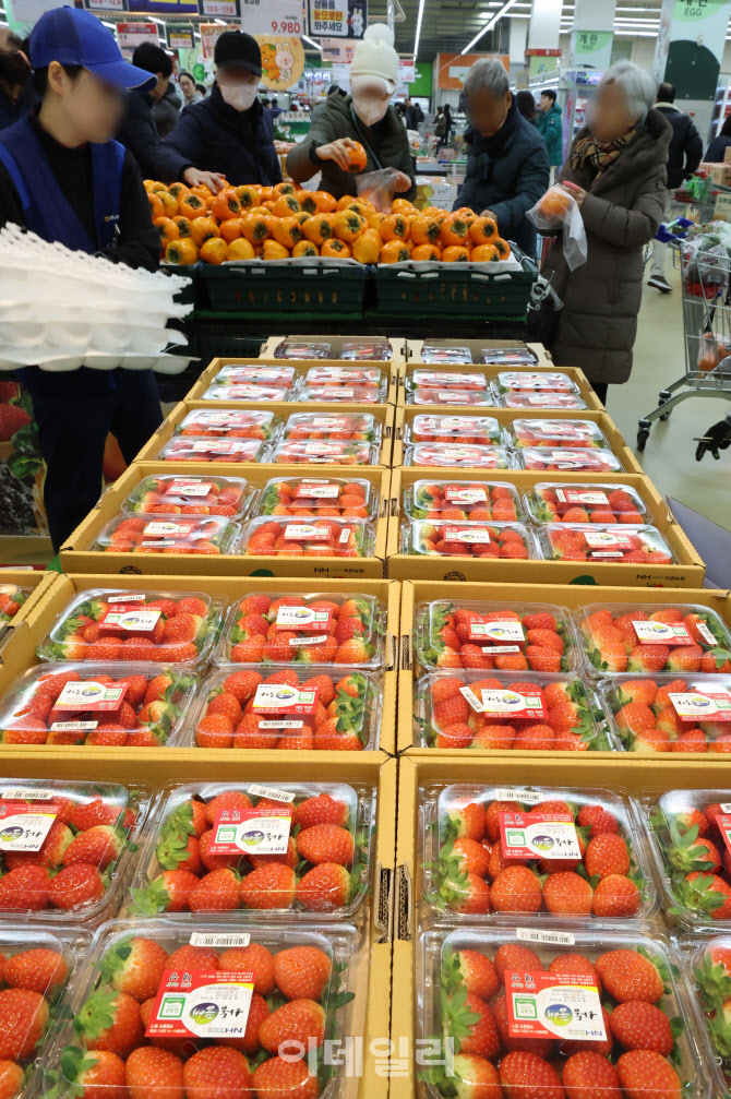 연말 소비심리 뒷걸음                                                                                                                                                                              