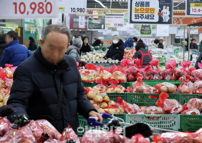 위축된 연말 소비 심리                                                                                                                                                                             
