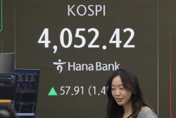 [마켓인]4천피 시대에도 쌓기만 하는 상장사들…주주가치 훼손 우려