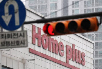 기업회생·파산·정보유출…‘불신’으로 가득찼던 2025년 유통가