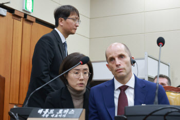 로저스 쿠팡 대표 “허위정보 있어 내용배포, 韓정부와 협력 맞아”