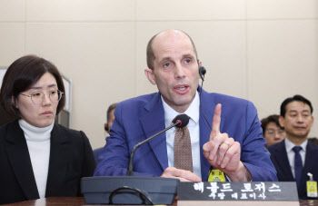 “국정원, 유출자 접촉 지시”…쿠팡 청문회 이틀차도 ‘진실공방’만(종합)