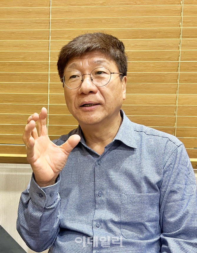 '피벗'은 생존 전략…