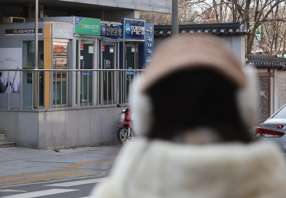 되풀이되는 연말 '대출 절벽'…"당국, 관리 부실 여전"