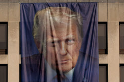 트럼프 “내년 국방예산 2000조원으로 증액