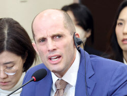 ‘쿠팡 접속 로그’ 삭제 방치?…경찰, 로저스 대표 소환 통보