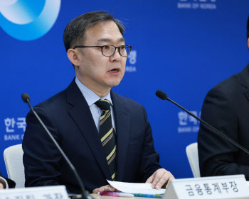 반도체 호황에 11월 경상수지 역대 최대…“작년 사상 최대 전망”(종합)