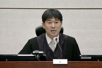 [속보]지귀연 부장판사 “尹 변론 등 13일 무조건 종결…다음 없다”