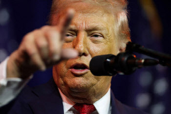 [속보]美연방대법원, 트럼프 관세 관련 판결 오늘도 보류