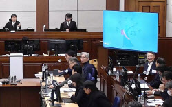 '15시간' 재판 했지만…尹 '내란 우두머리' 구형 13일로 연기(종합)