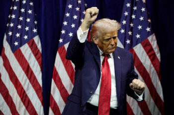 "세계를 점령하겠다"…트럼프式 '돈로 독트린' 노골화(종합)