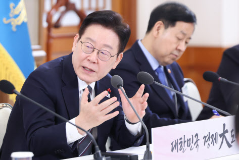 정부, 2% 성장 제시…