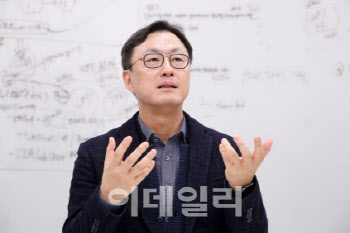 김선우 딥바이오 대표 "직원 감소로 위기? 300개 GPU가 대신한다"