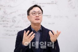 김선우 딥바이오 대표 "직원 감소로 위기? 300개 GPU가 대신한다"