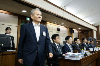 특검, '단전·단수' 이상민 징역 15년 구형…"尹 친위쿠데타 가담"