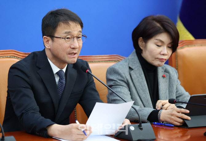 '첫 원내대책회의 발언하는 한병도' 