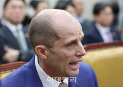 조사 앞두고 로저스 쿠팡 대표 이미 출국…“출국 정지 검토”