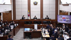 尹 사형 구형까지…'나흘 걸쳐 32시간' 초유의 결심공판