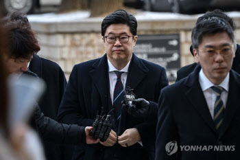 [마켓인]구속 면한 김병주 MBK 회장…“홈플러스 정상화 최선”