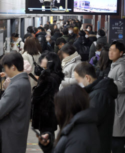 [포토]서울 시내버스, 파업 이틀째 지속                                                                                                                                                                   