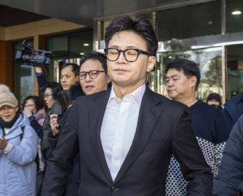 한동훈 제명에 쪼개진 국힘…"또 다른 계엄" vs "해법 없어"