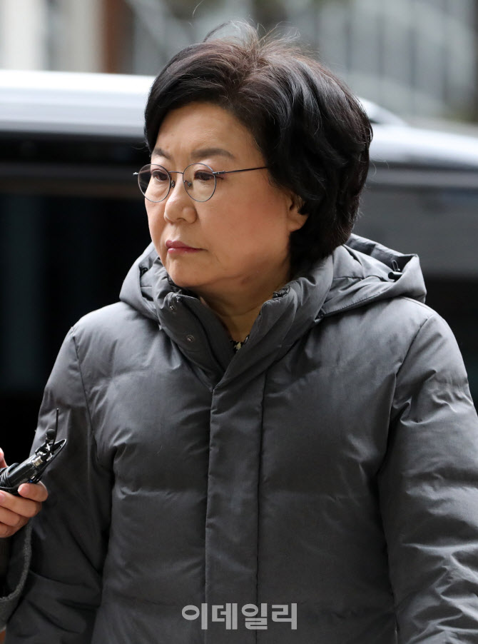  굳은 표정의 이혜훈 기획예산처 장관 후보자                                                                                                                                                        