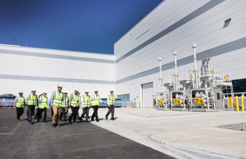 배터리 ‘경고등’에…산업장관-3사 경영진 대책 논의