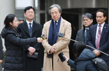 건보 이사장 "과학·법 괴리 너무 크다…담배소송 제대로 싸울 것"