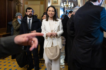 트럼프 만났지만…환심 사기 실패한 마차도