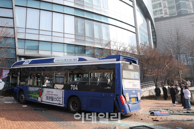 서대문역사거리, 시내버스 이탈 사고                                                                                                                                                                